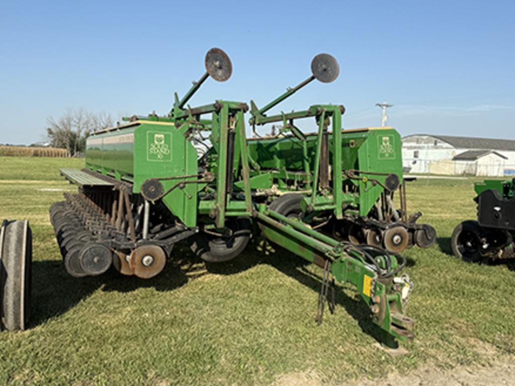 Great Plains Solid Stand 30 Equipment Image0