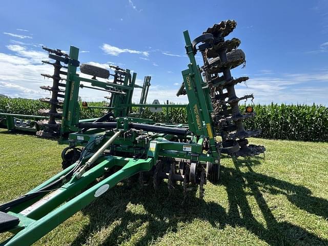 Image of Great Plains 2400TT equipment image 2
