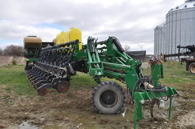 Image of Great Plains YP2425 equipment image 1