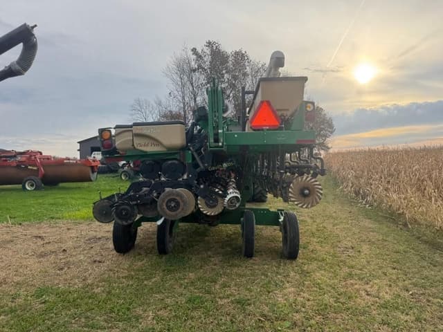 Image of Great Plains YP825R equipment image 3