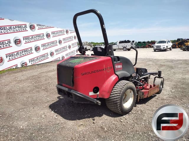 Image of Toro Groundsmaster 7210 equipment image 4