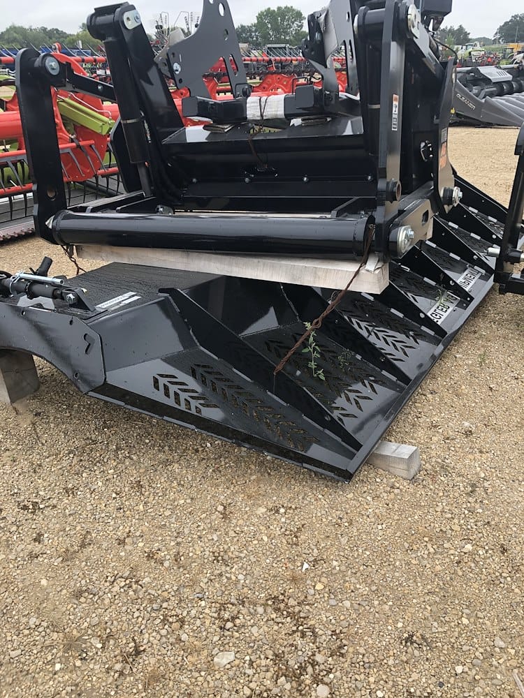 2022 Grouser Ag Pro Silage Special Equipment Image0