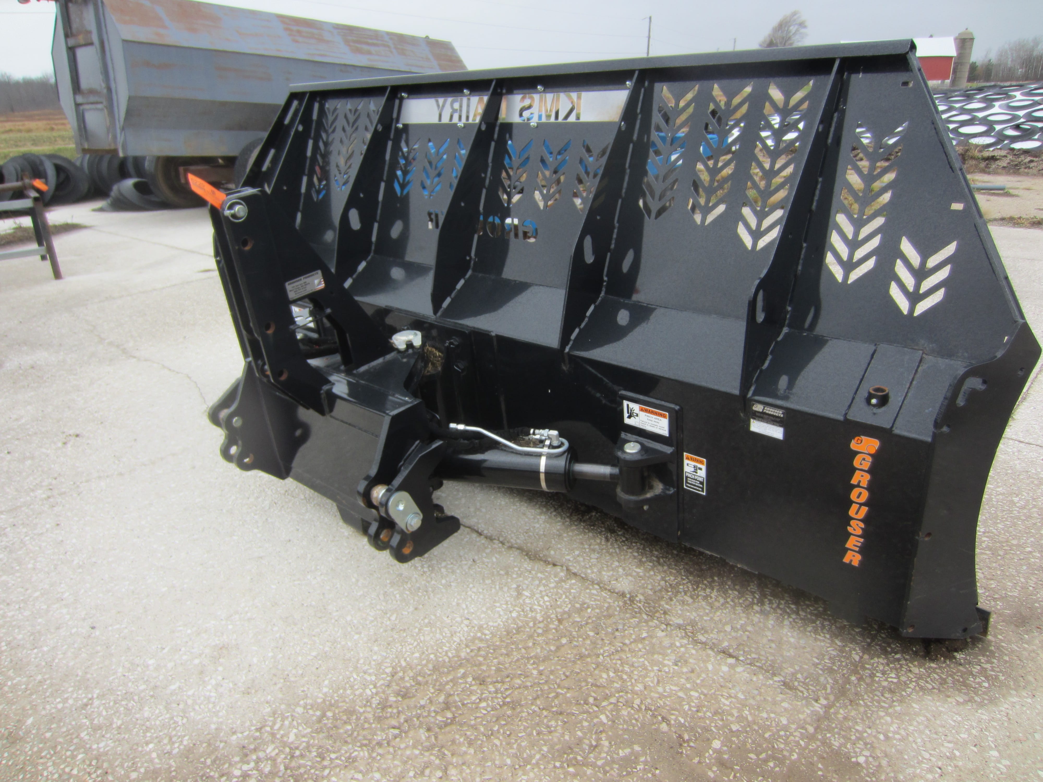 Main image Grouser AG240