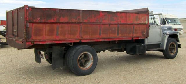 Image of International Loadstar 1700 equipment image 2