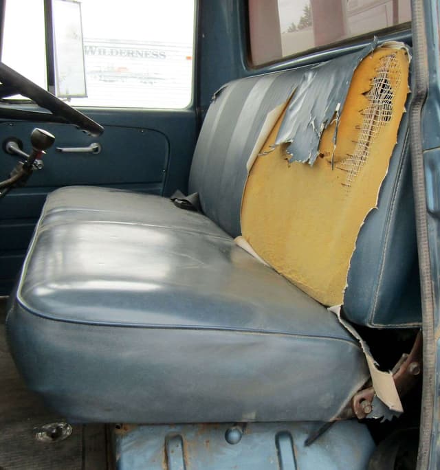 Image of International Loadstar 1700 equipment image 4