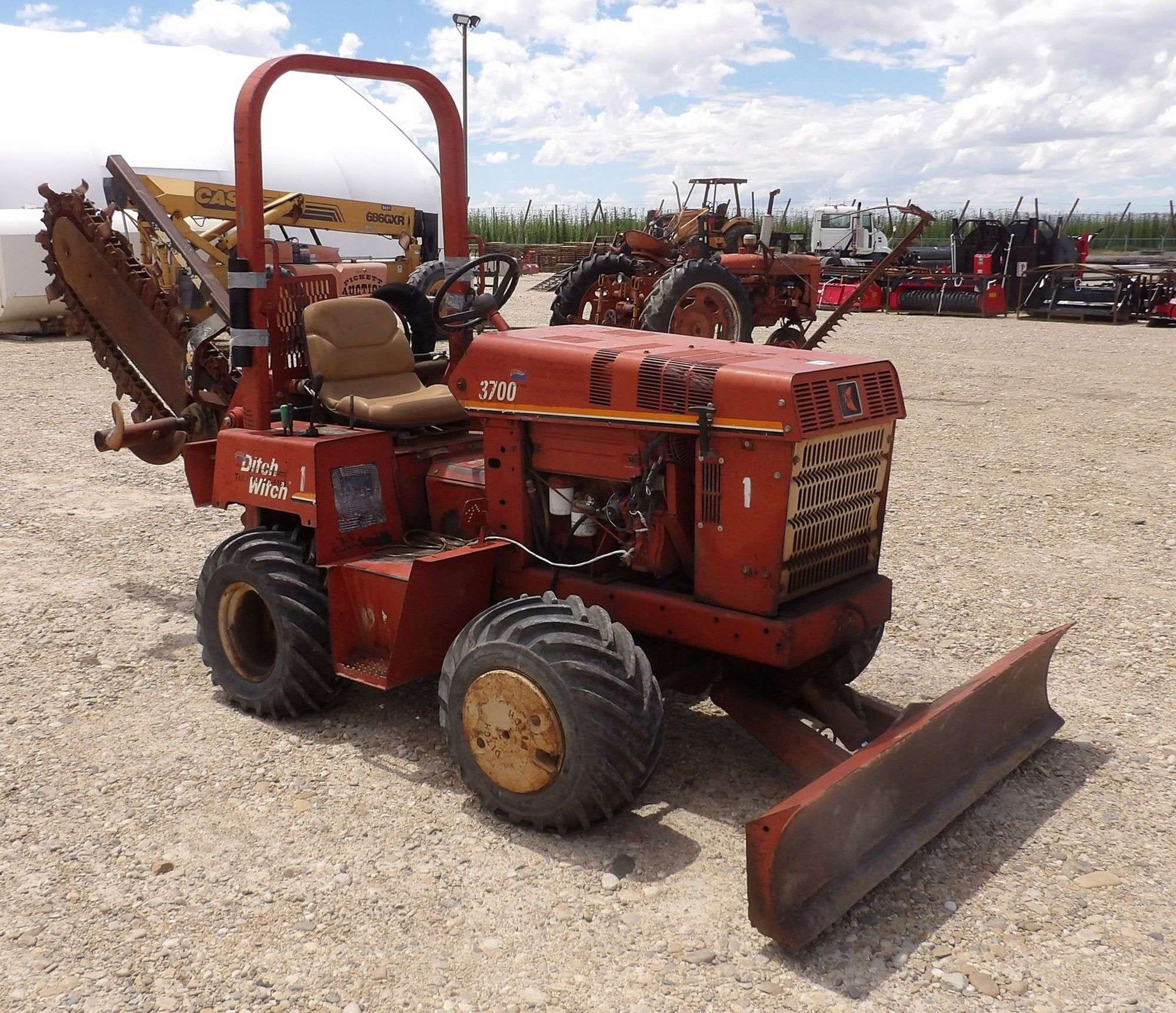 2003 Ditch Witch 3700 Equipment Image0