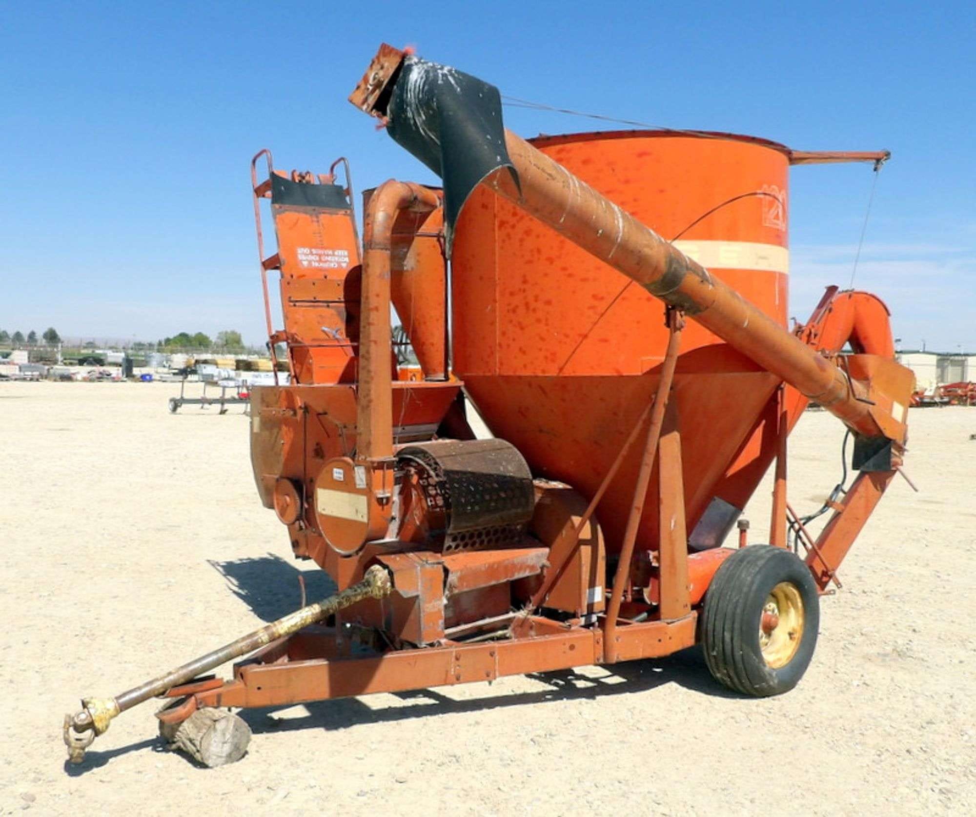 Gehl 120 Equipment Image0