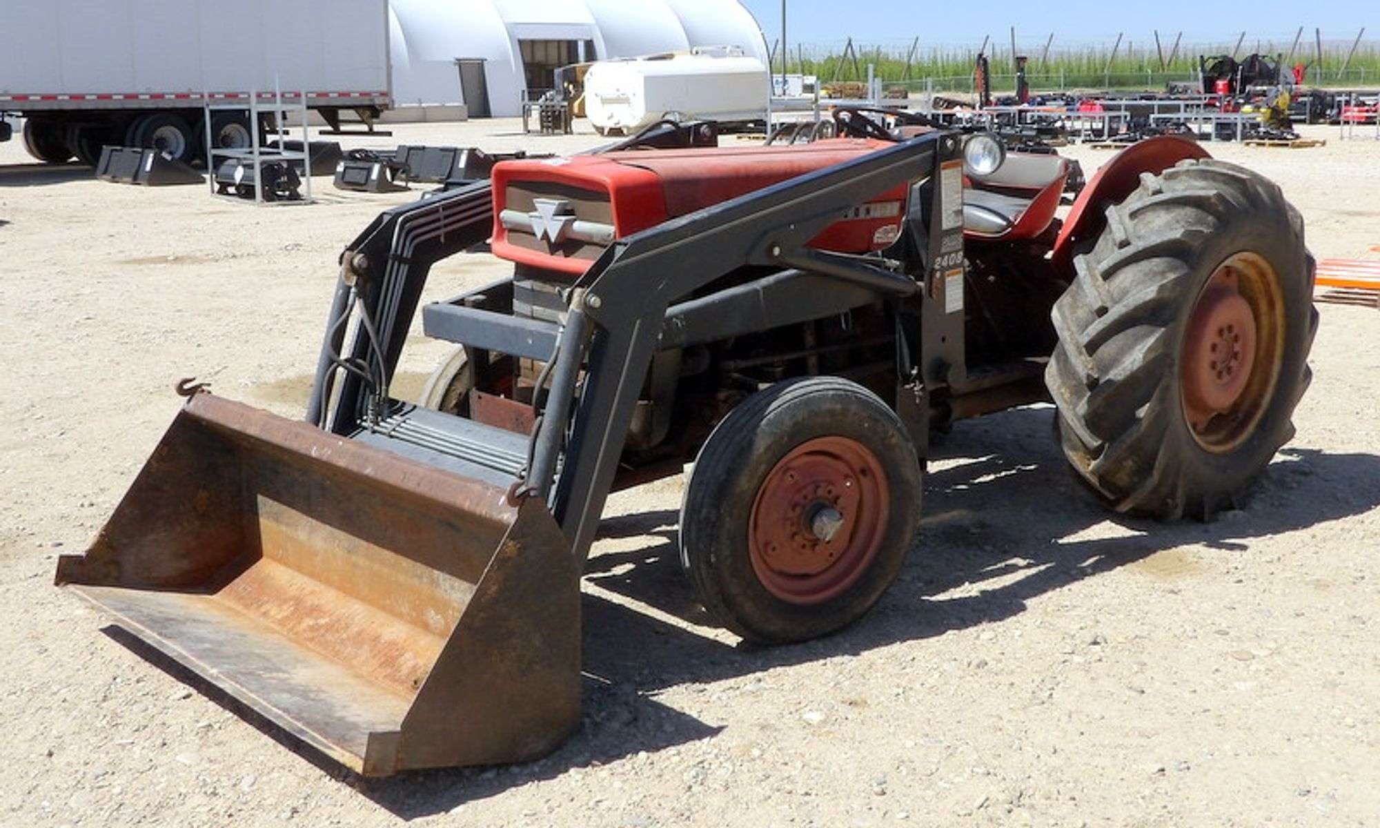 Massey Ferguson 135 Equipment Image0