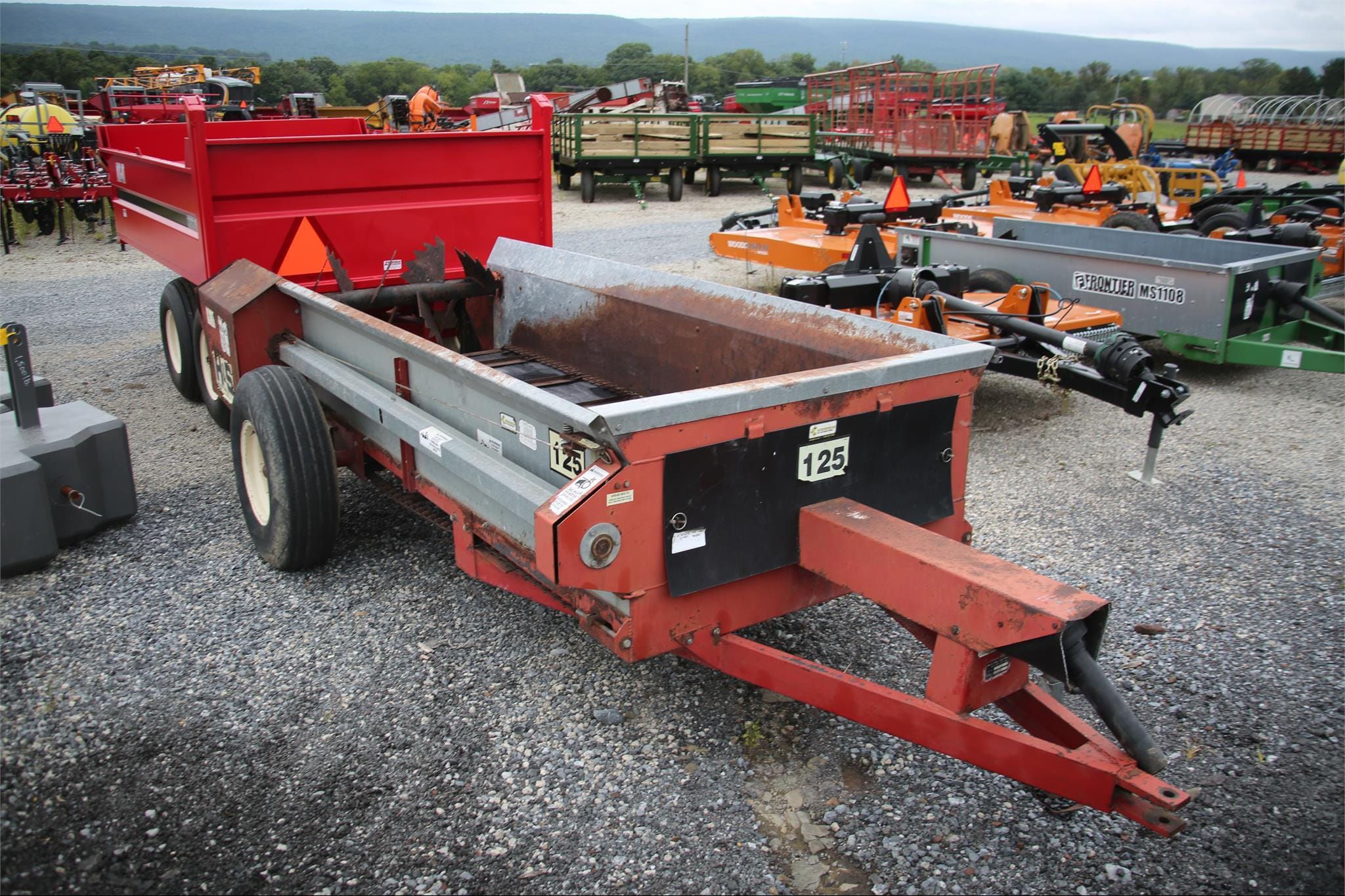 H&S 125 Equipment Image0