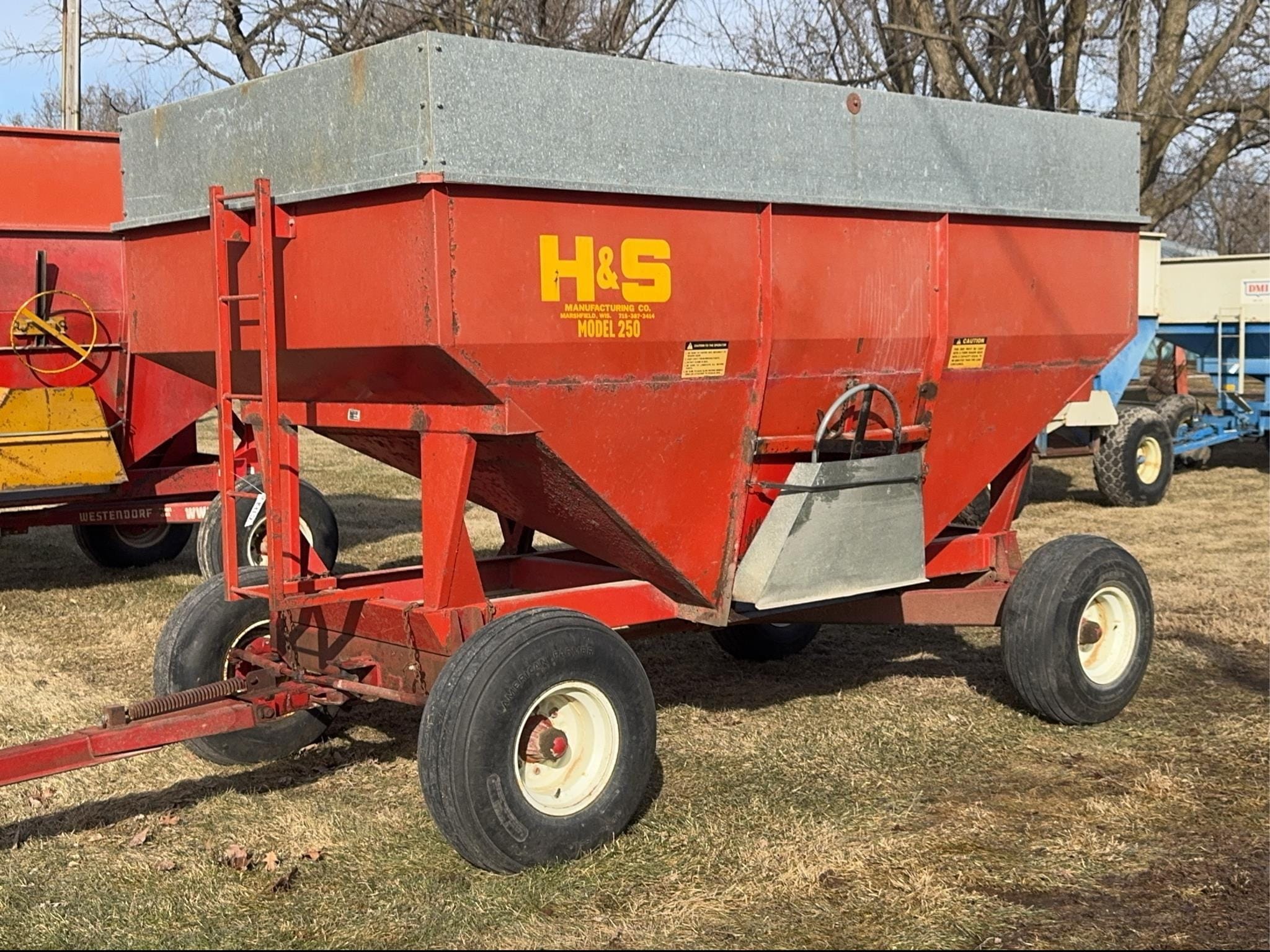 H&S 250 Equipment Image0