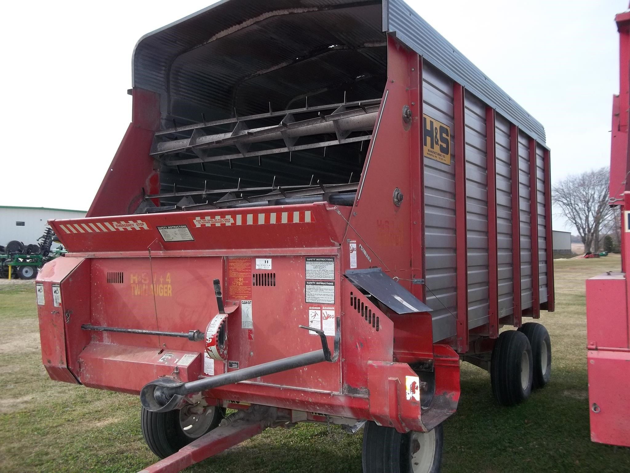 H&S 7+4 Twin Auger Equipment Image0