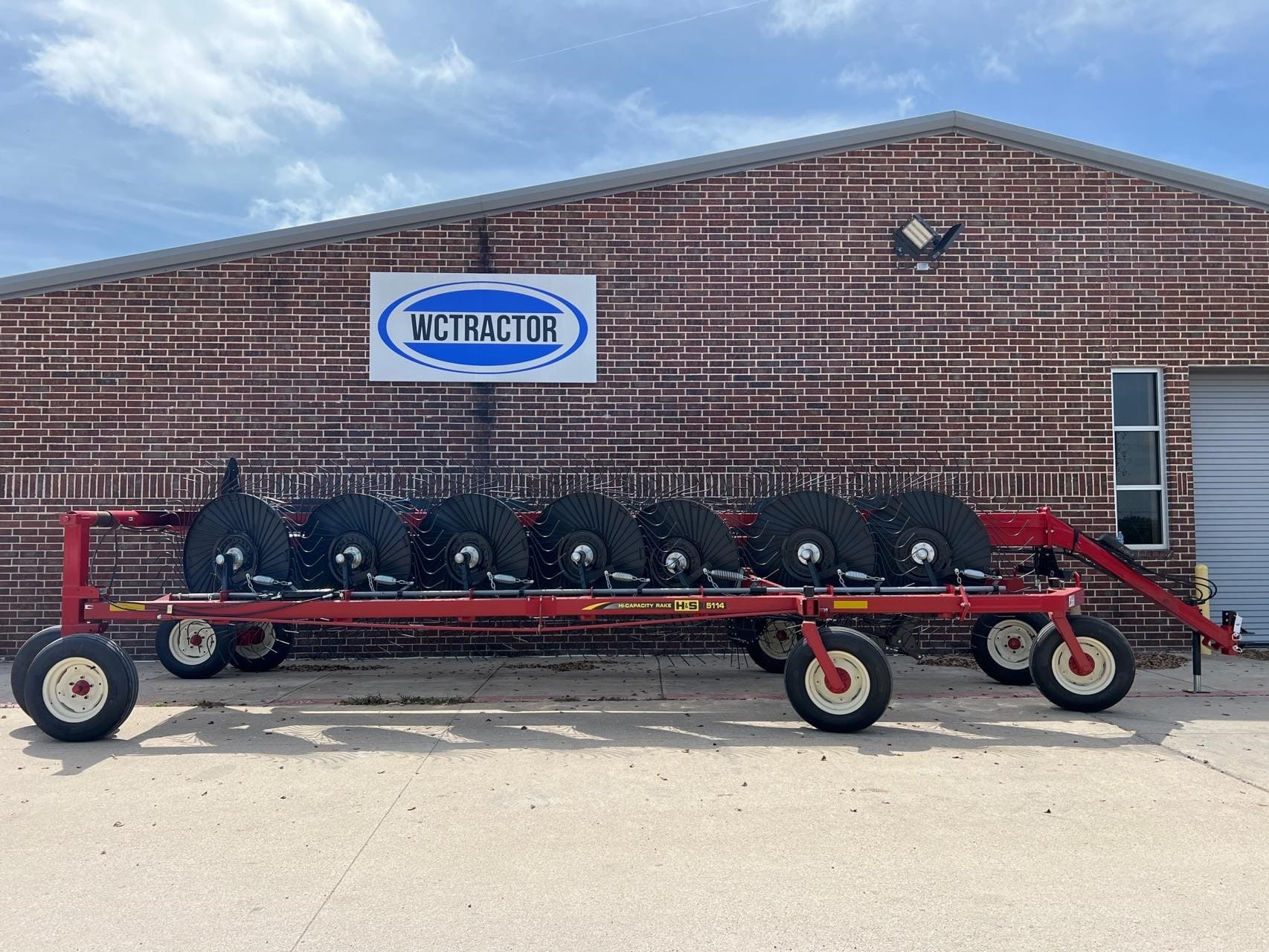 2024 H&S HC5114 Equipment Image0