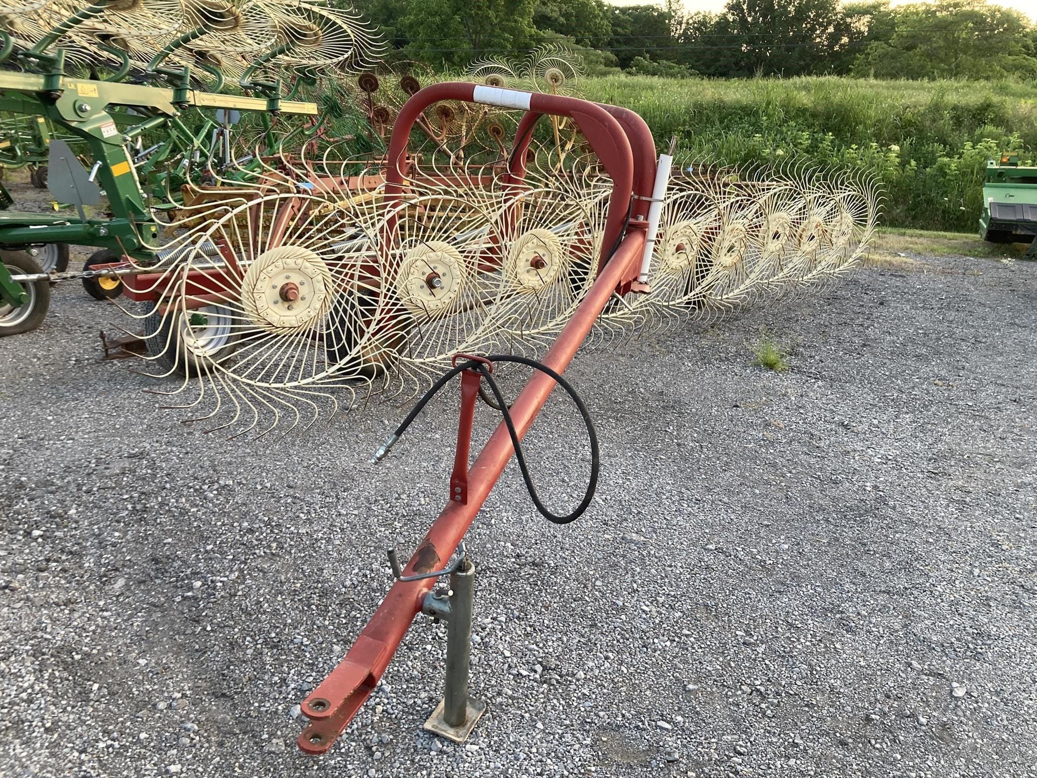 H&S TR9 Equipment Image0