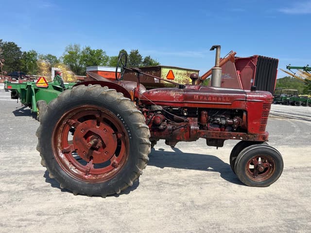 Image of Farmall H equipment image 1