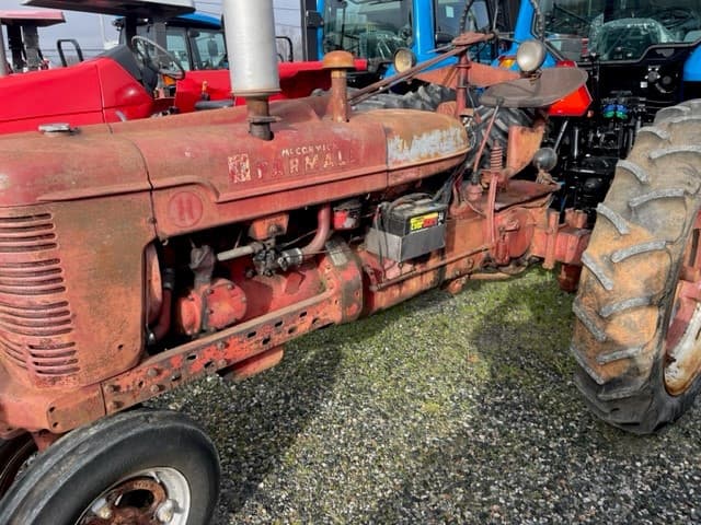 Image of International Harvester Farmall H Image 1
