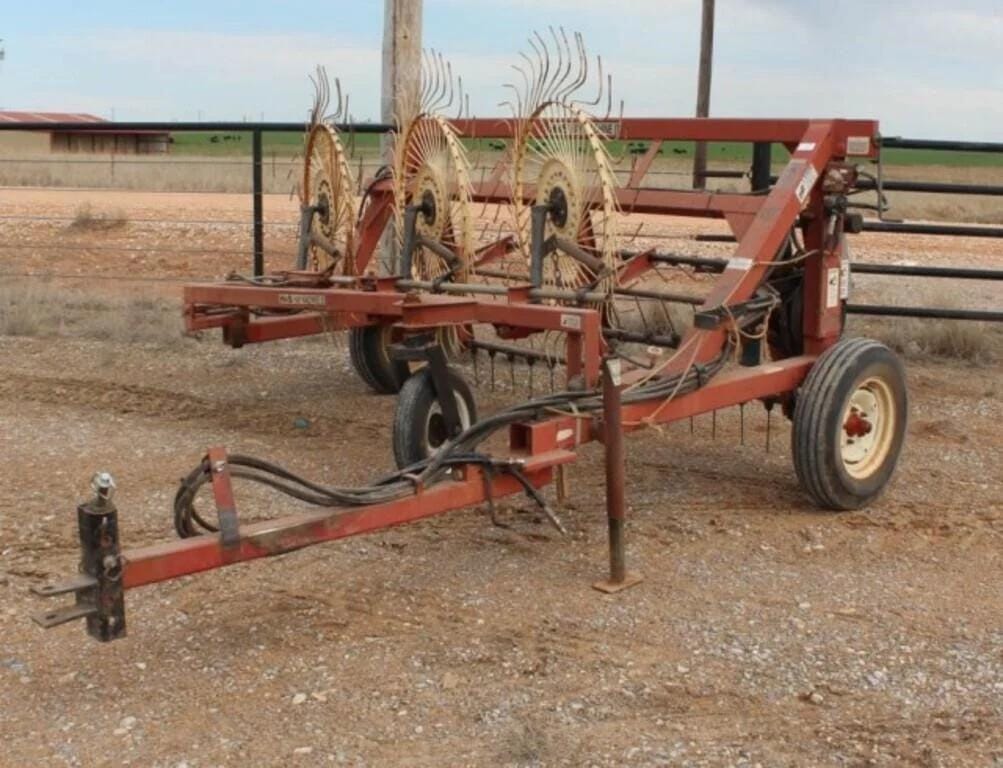 Main image H&S Hay Machine II