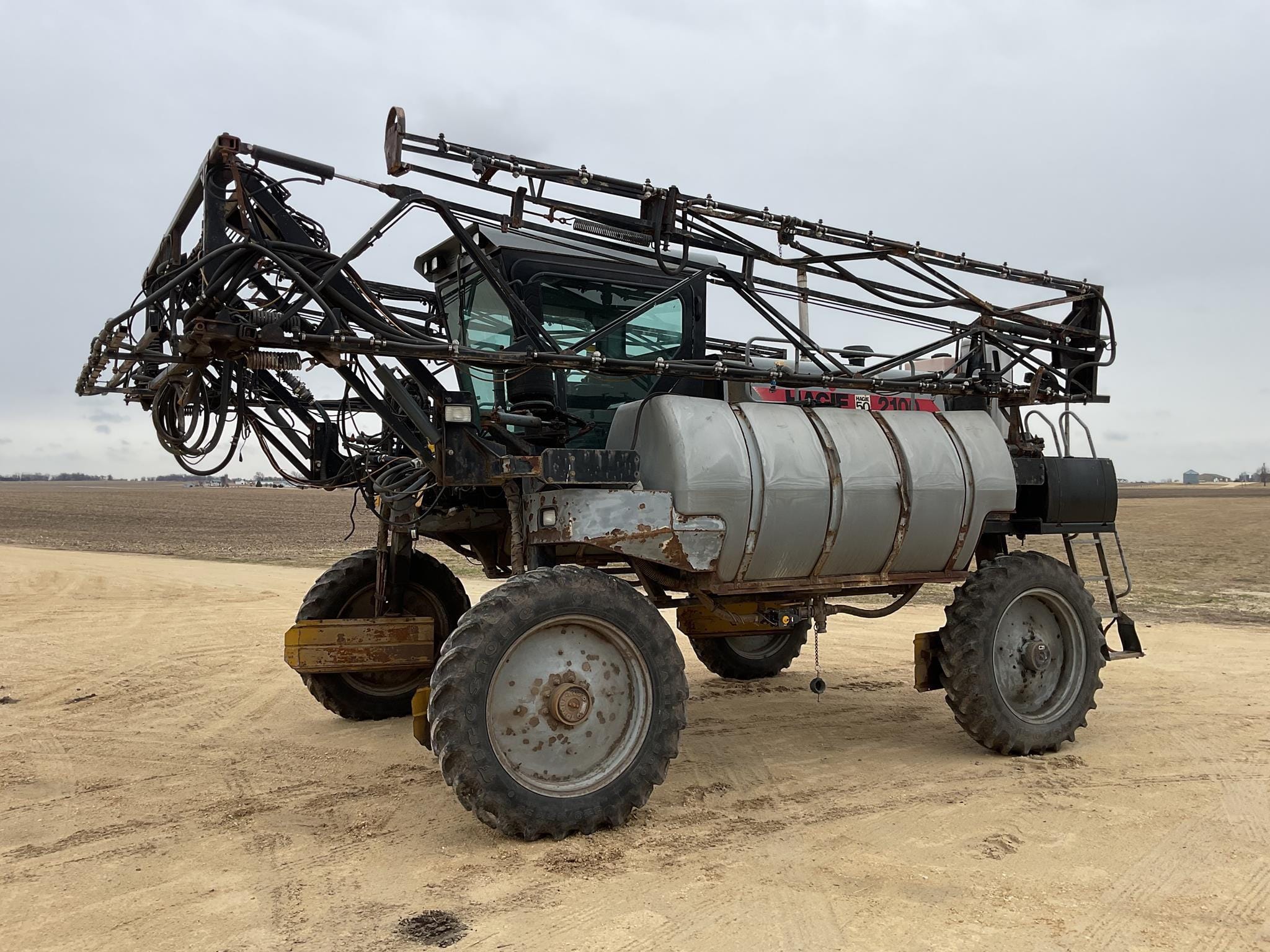 Hagie 2100 Equipment Image0