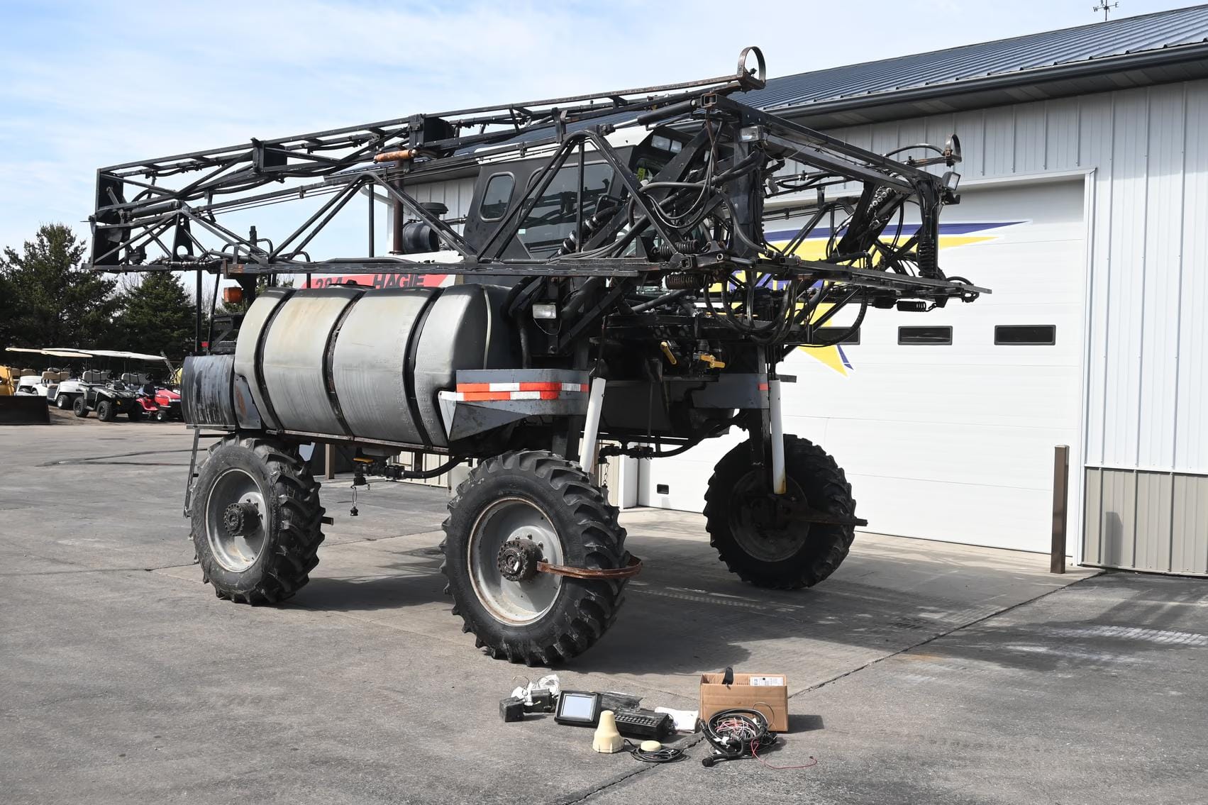 Hagie 284 Equipment Image0