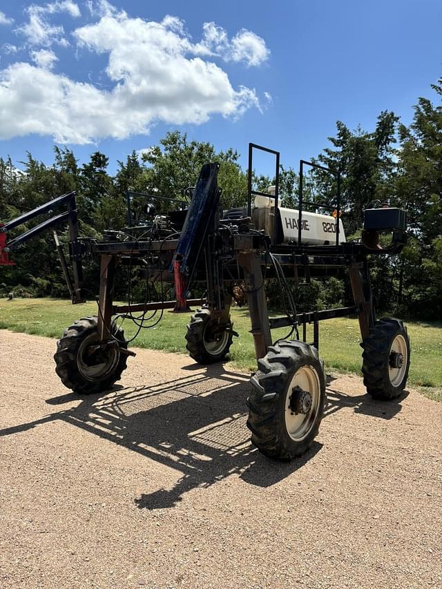 Image of Hagie 8200 equipment image 1