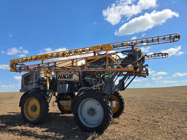 Image of Hagie STS12 equipment image 1