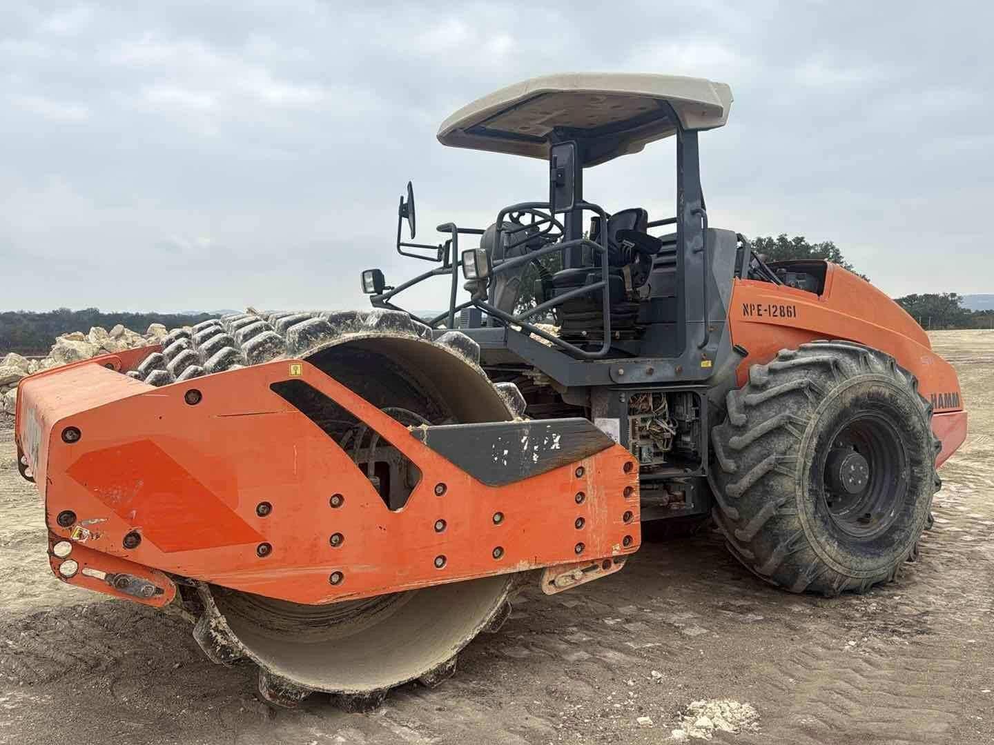 2015 Hamm H11ix Equipment Image0