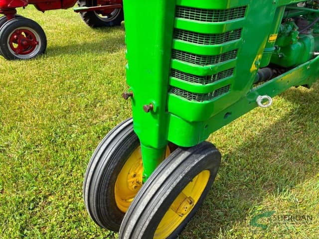 Image of John Deere B equipment image 1