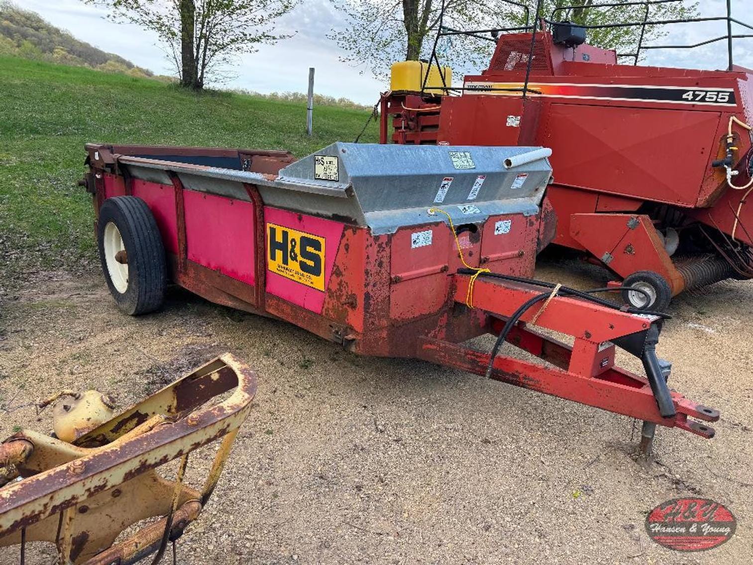 H&S 270 Equipment Image0