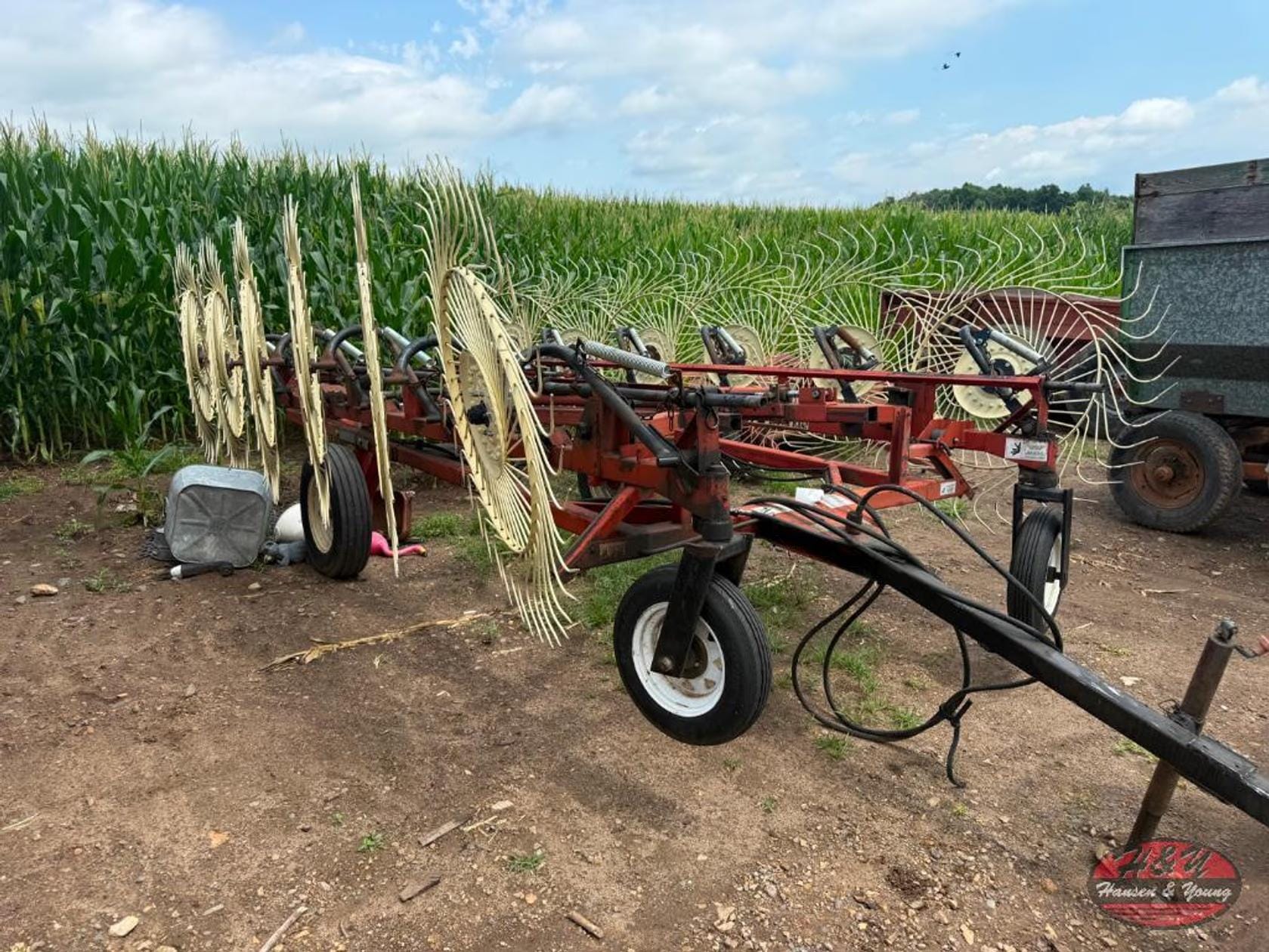 H&S Bi-Fold-12 Equipment Image0