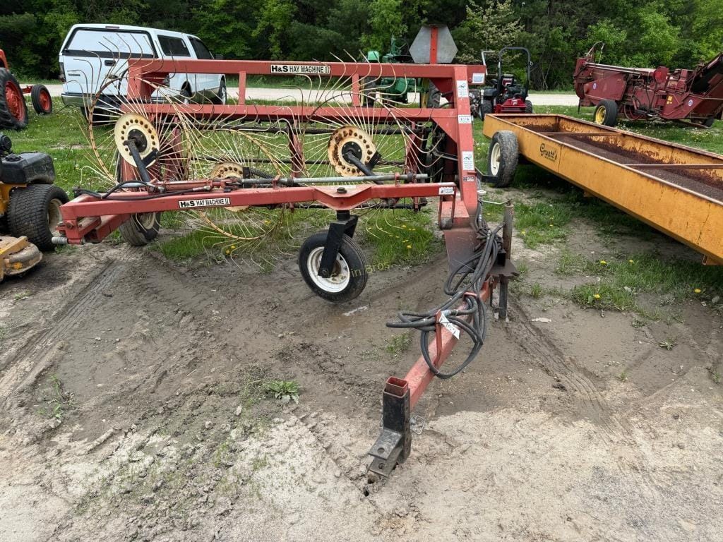 Main image H&S Hay Machine II