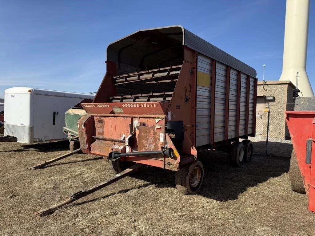 H&S Super 7+4 Equipment Image0