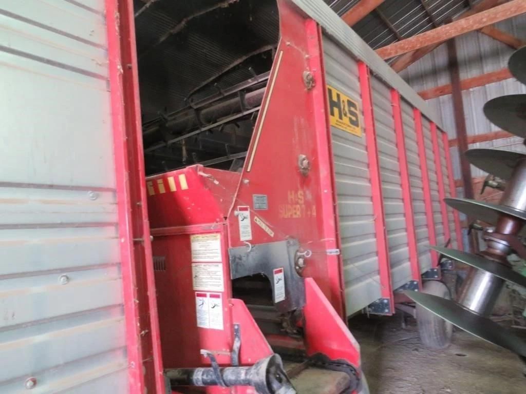 H&S Super 7+4 Equipment Image0