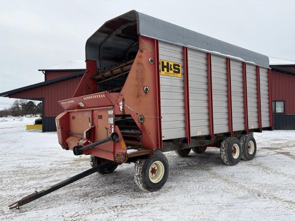 H&S Super 7+4 Equipment Image0