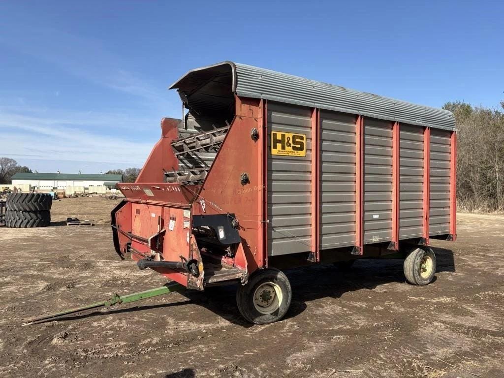 H&S Super 7+4 Equipment Image0