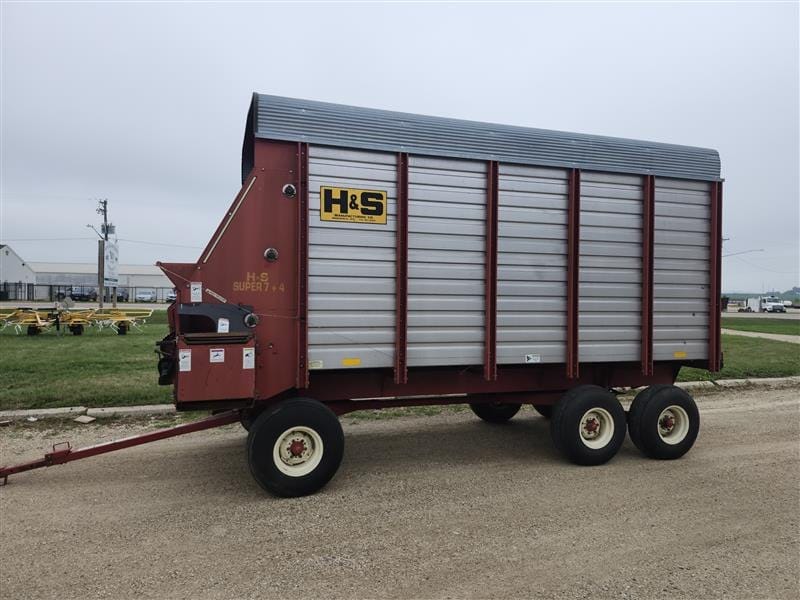 H&S 7+4 Equipment Image0