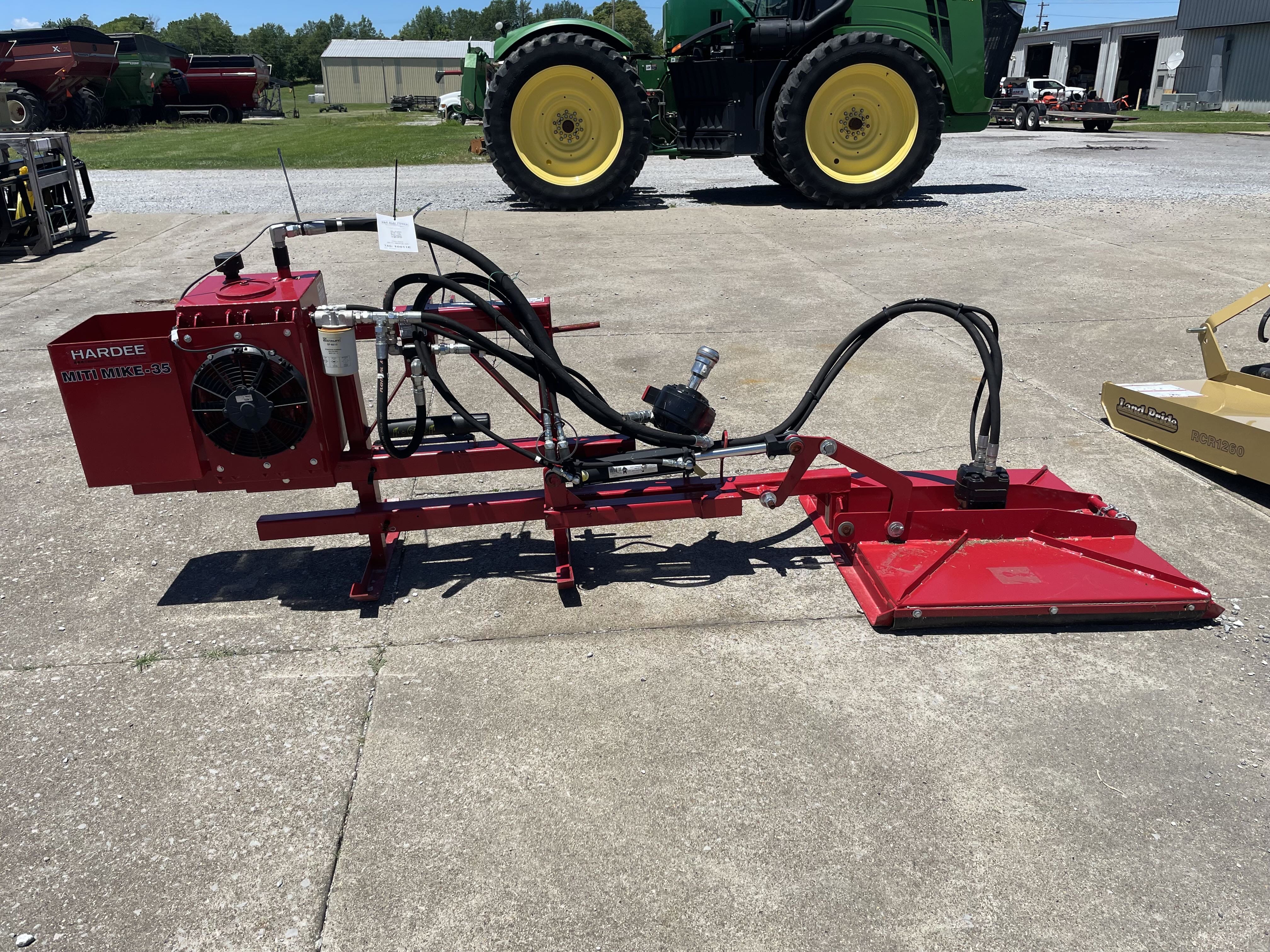 Hardee Miti Mike 35 Equipment Image0