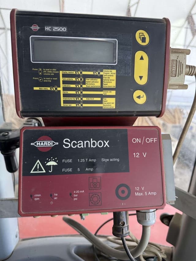 Image of Hardi Navigator 575 equipment image 4