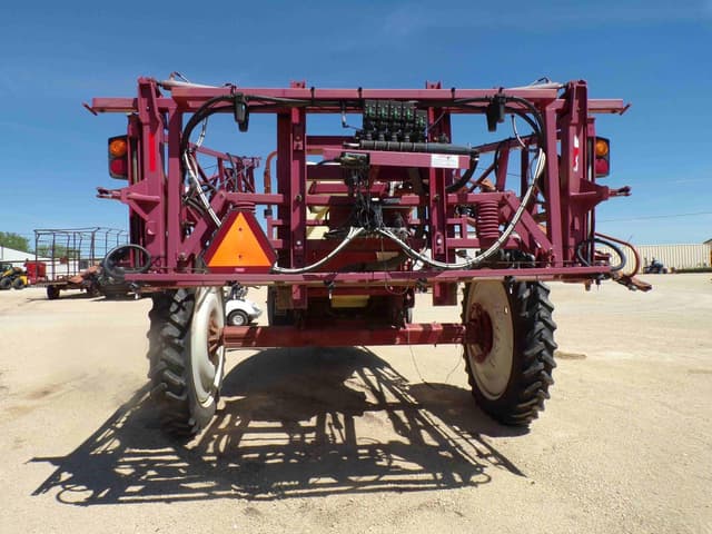 Image of Hardi Commander 4400 equipment image 4