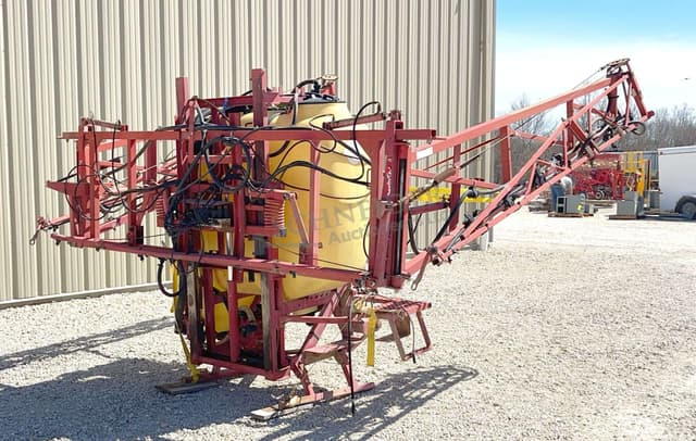Image of Hardi Mega 350 equipment image 2