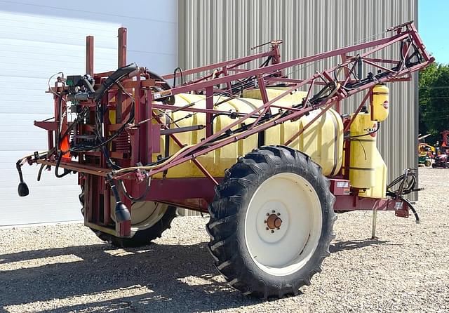 Image of Hardi 1000 equipment image 4
