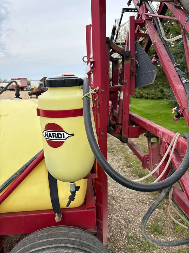 Image of Hardi TL500 equipment image 2