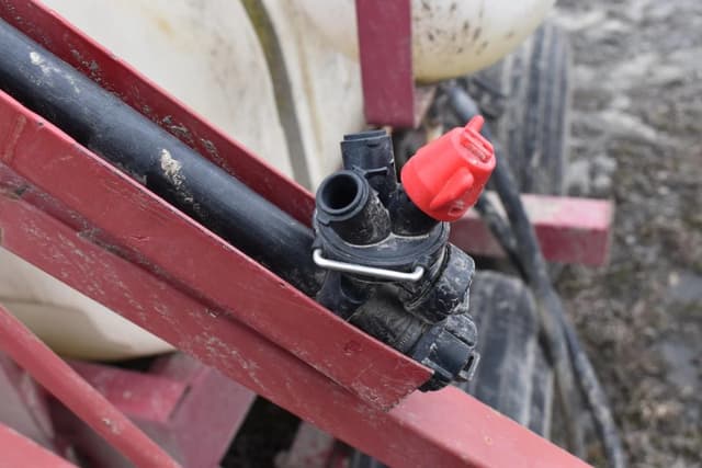 Image of Hardi TR500 equipment image 4