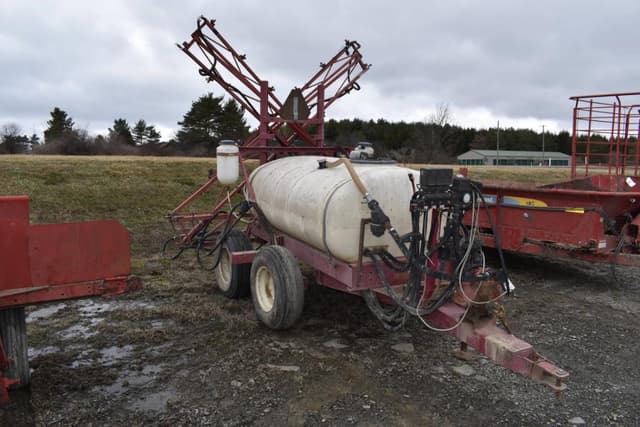 Image of Hardi TR500 equipment image 1