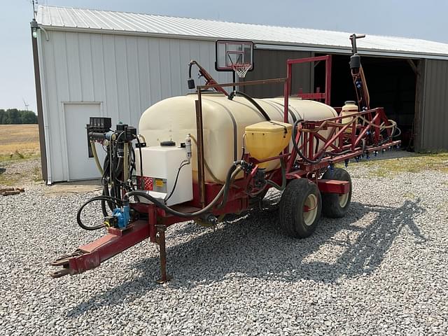 Image of Hardi TR1000 equipment image 1