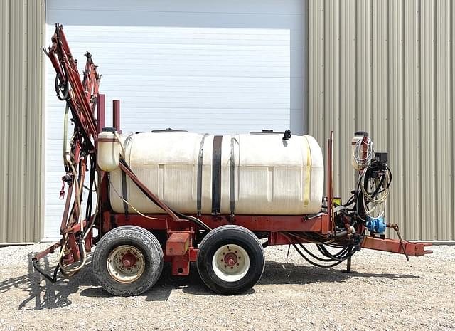 Image of Hardi TR800 equipment image 2
