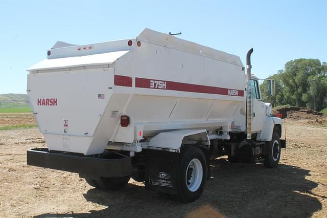 Image of Ford L8000 equipment image 3