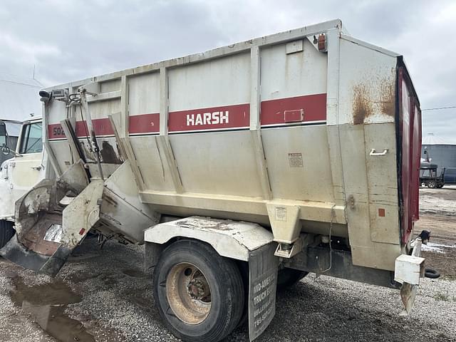 Image of Ford L8000 equipment image 3
