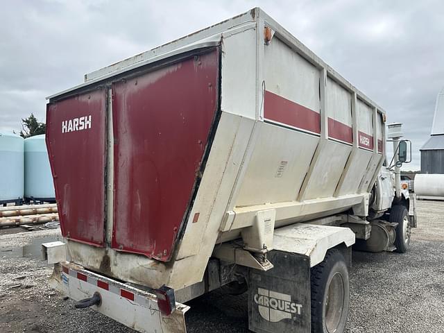 Image of Ford L8000 equipment image 4