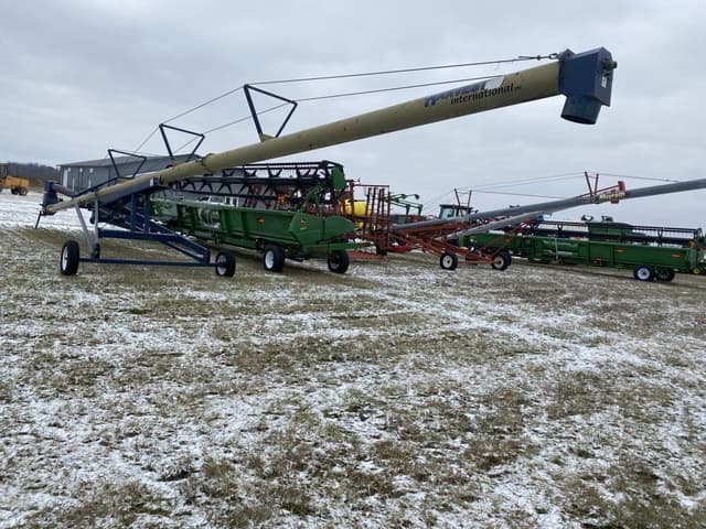 Image of Harvest International H1062 equipment image 3