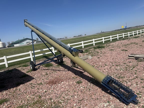 Harvest International 10x31 Equipment Image0