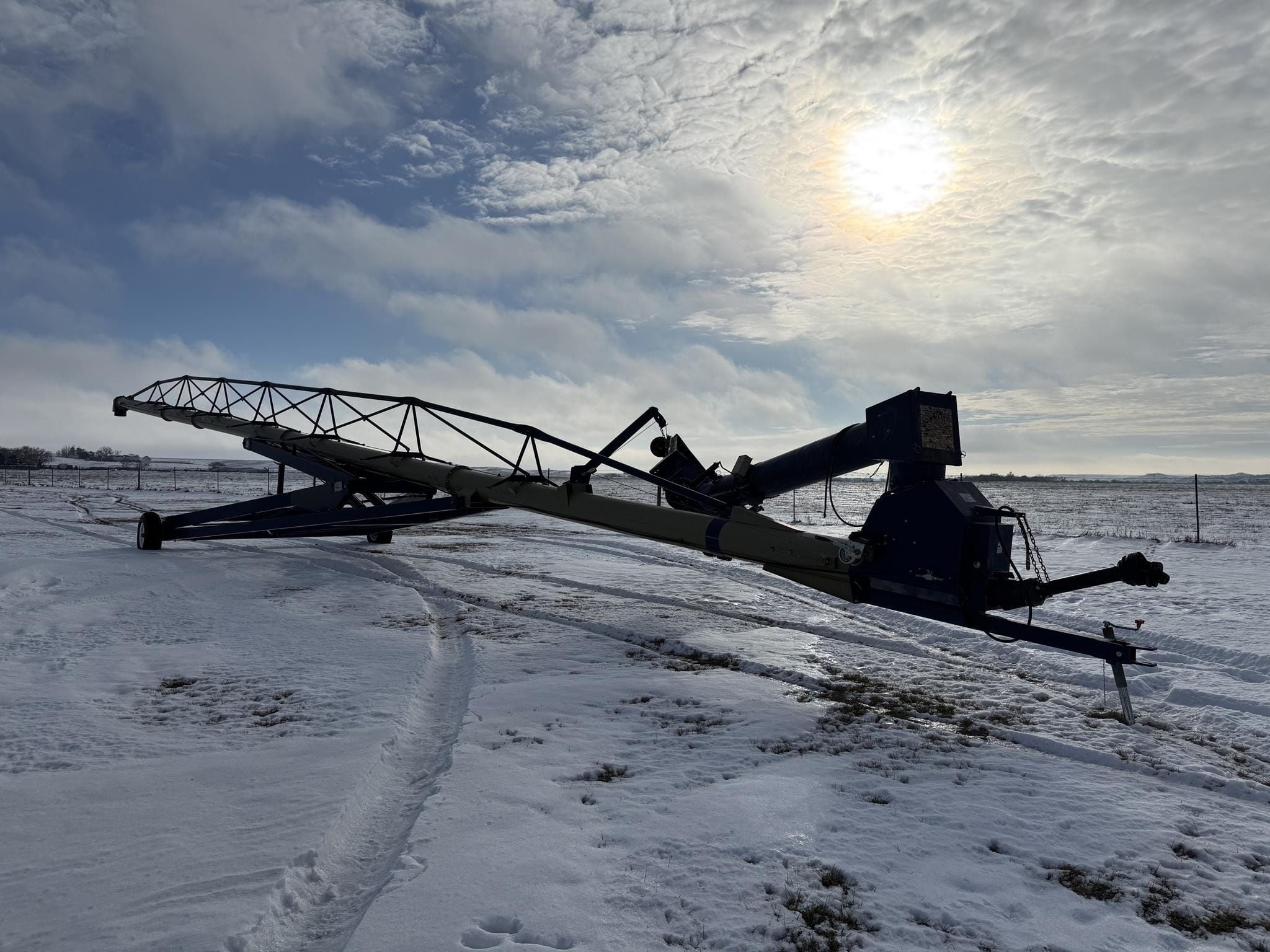 Harvest International H1392 Equipment Image0